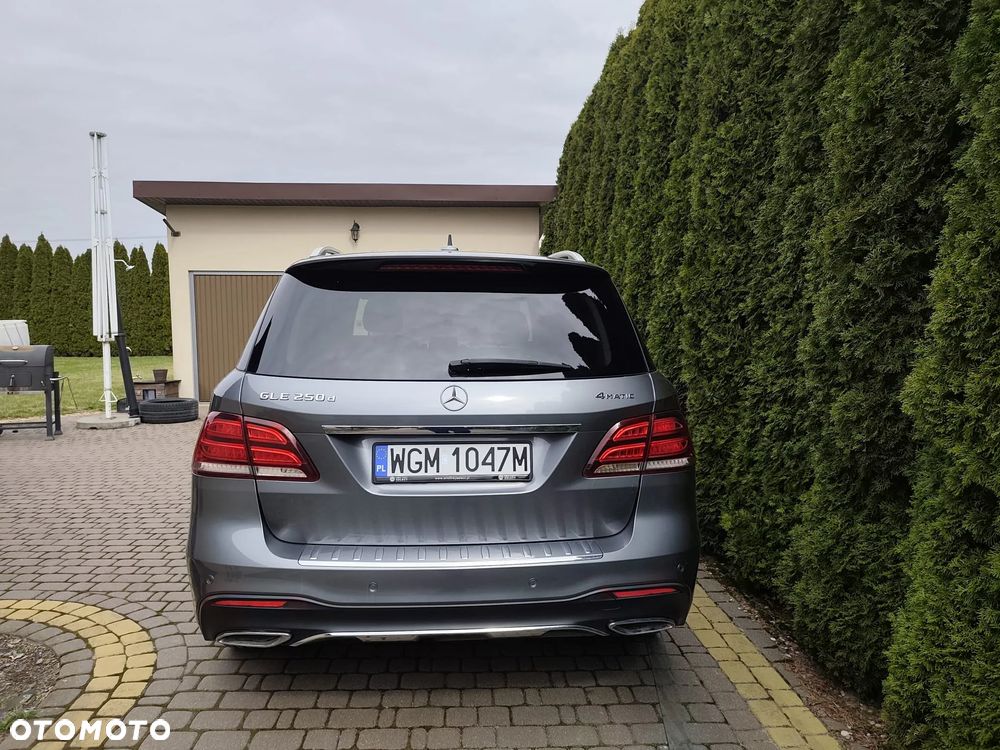 Mercedes-Benz GLE 250 d 4-Matic - 3