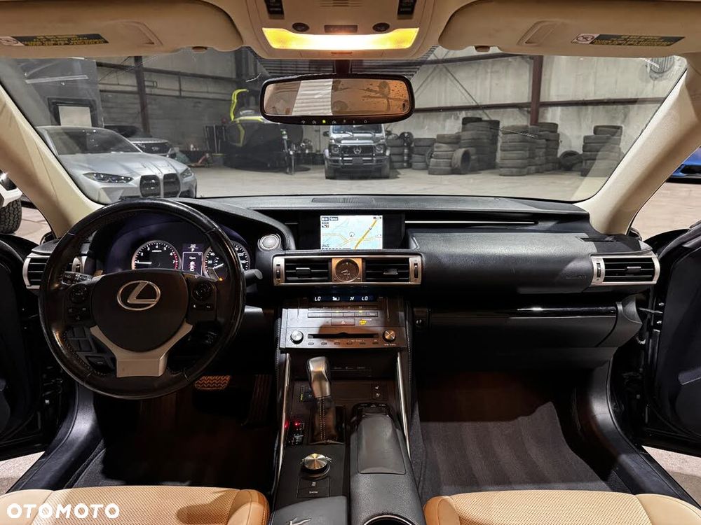 Lexus IS 200t Prestige - 19