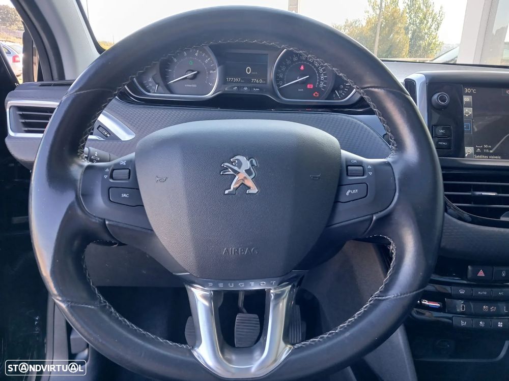 Peugeot 2008 1.2 PureTech Allure - 20