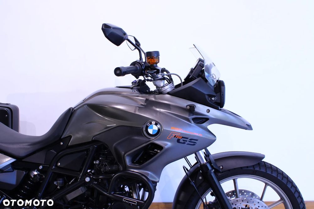 BMW F - 13