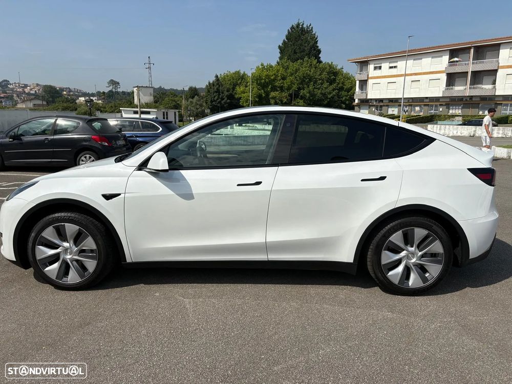 Tesla Model Y RWD - 11