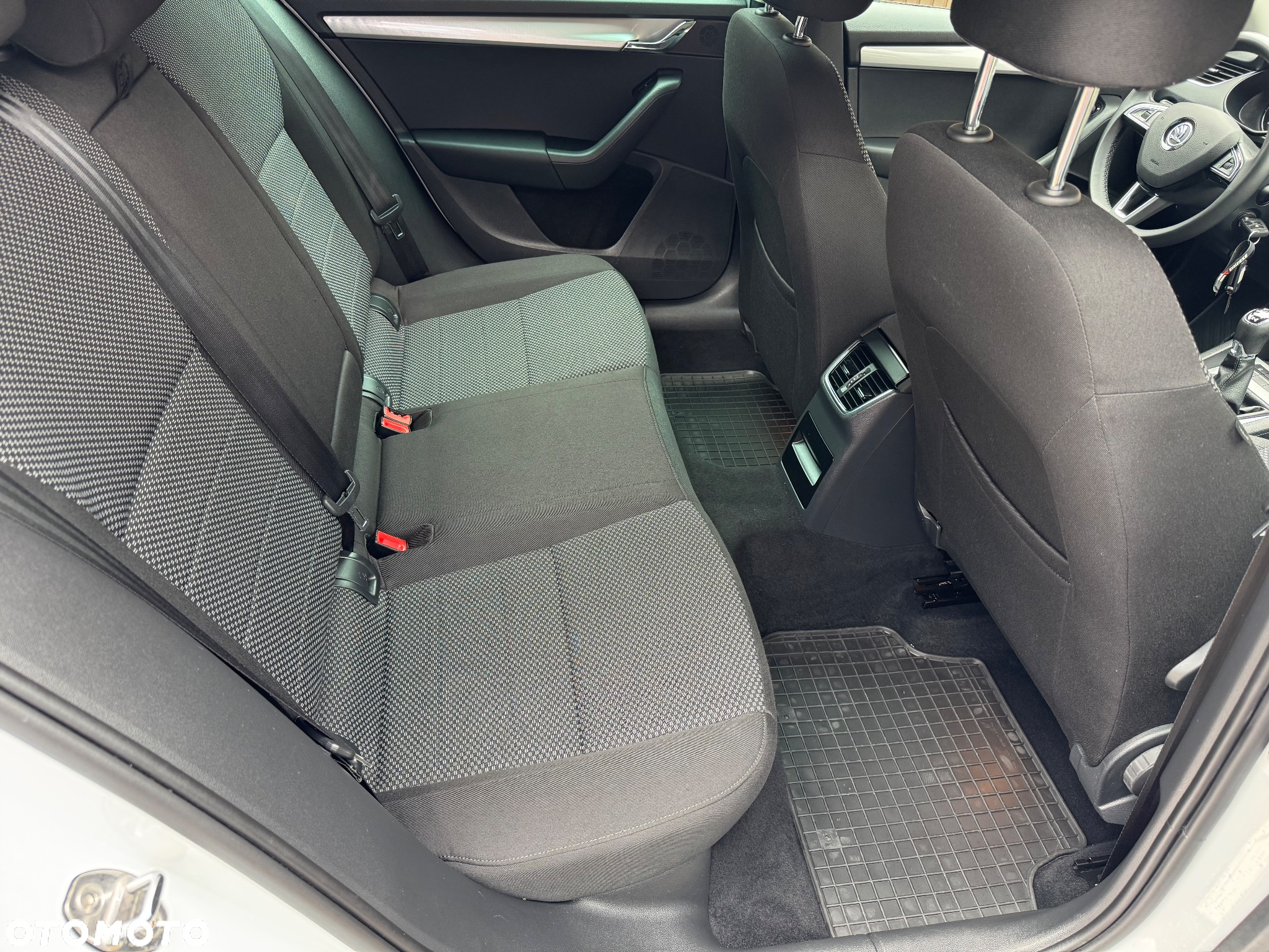 Skoda Octavia 1.6 TDI (Green tec) 4x4 Ambition - 16
