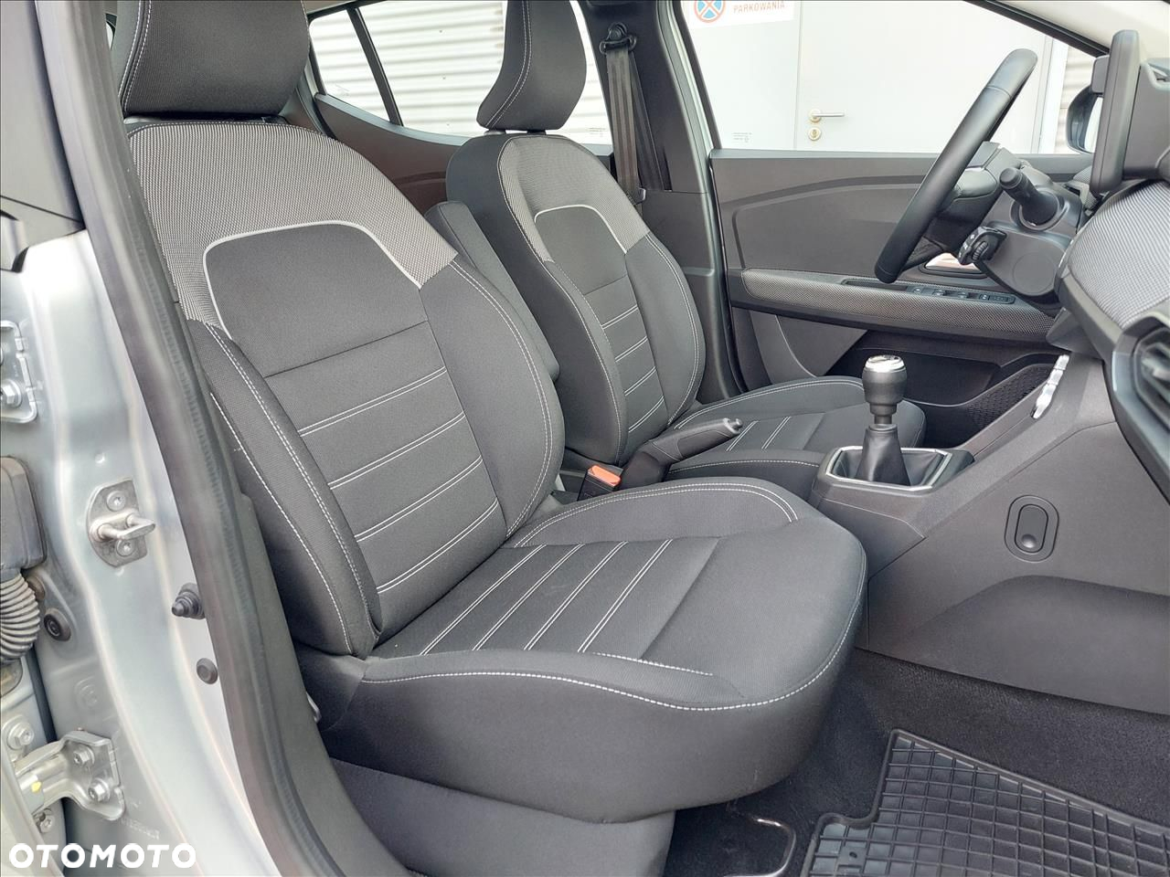 Dacia Sandero - 8