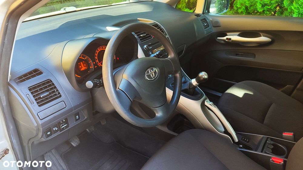 Toyota Auris 1.4 VVT-i Team - 15