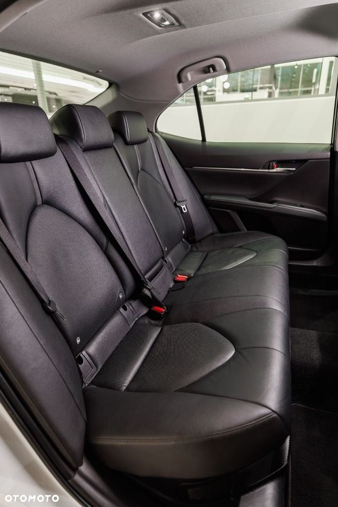 Toyota Camry - 14