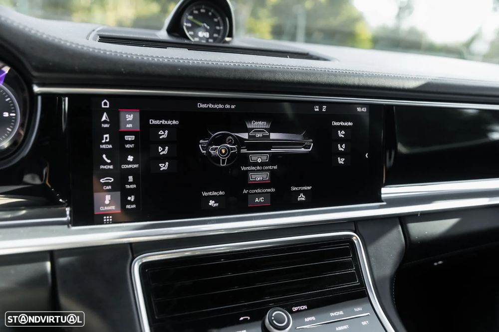 Porsche Panamera Sport Turismo 4 E-Hybrid - 25