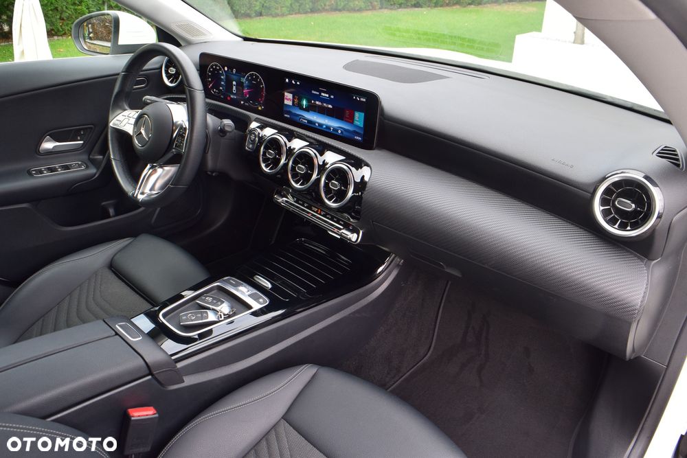 Mercedes-Benz CLA 200 mHEV AMG Line 7G-DCT - 24