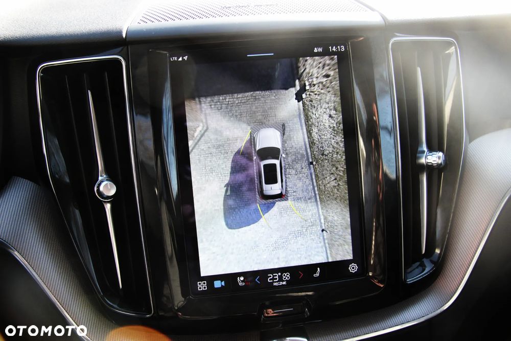 Volvo XC 60 B5 B AWD Plus Black Edition - 40