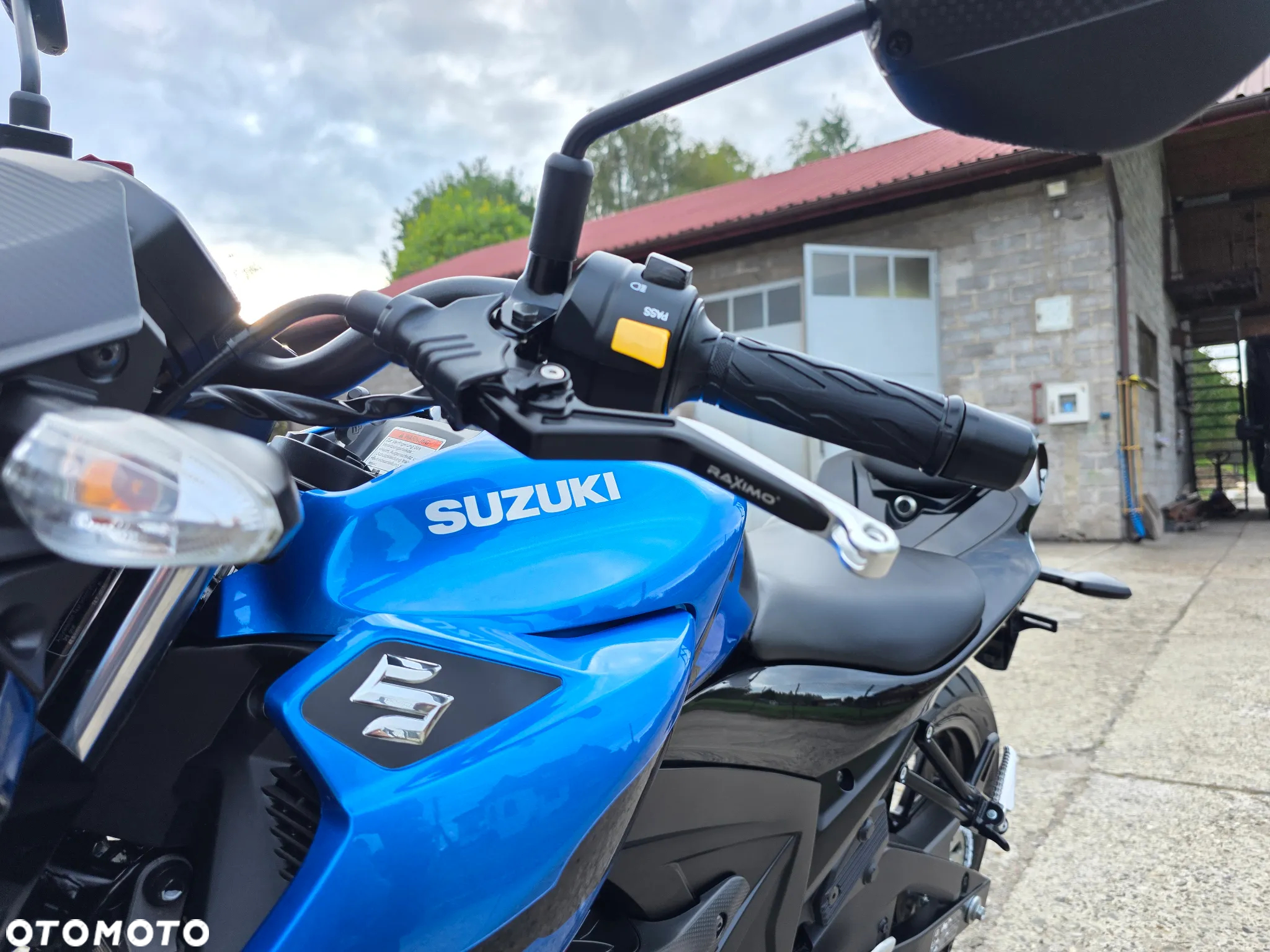 Suzuki GSX - 20