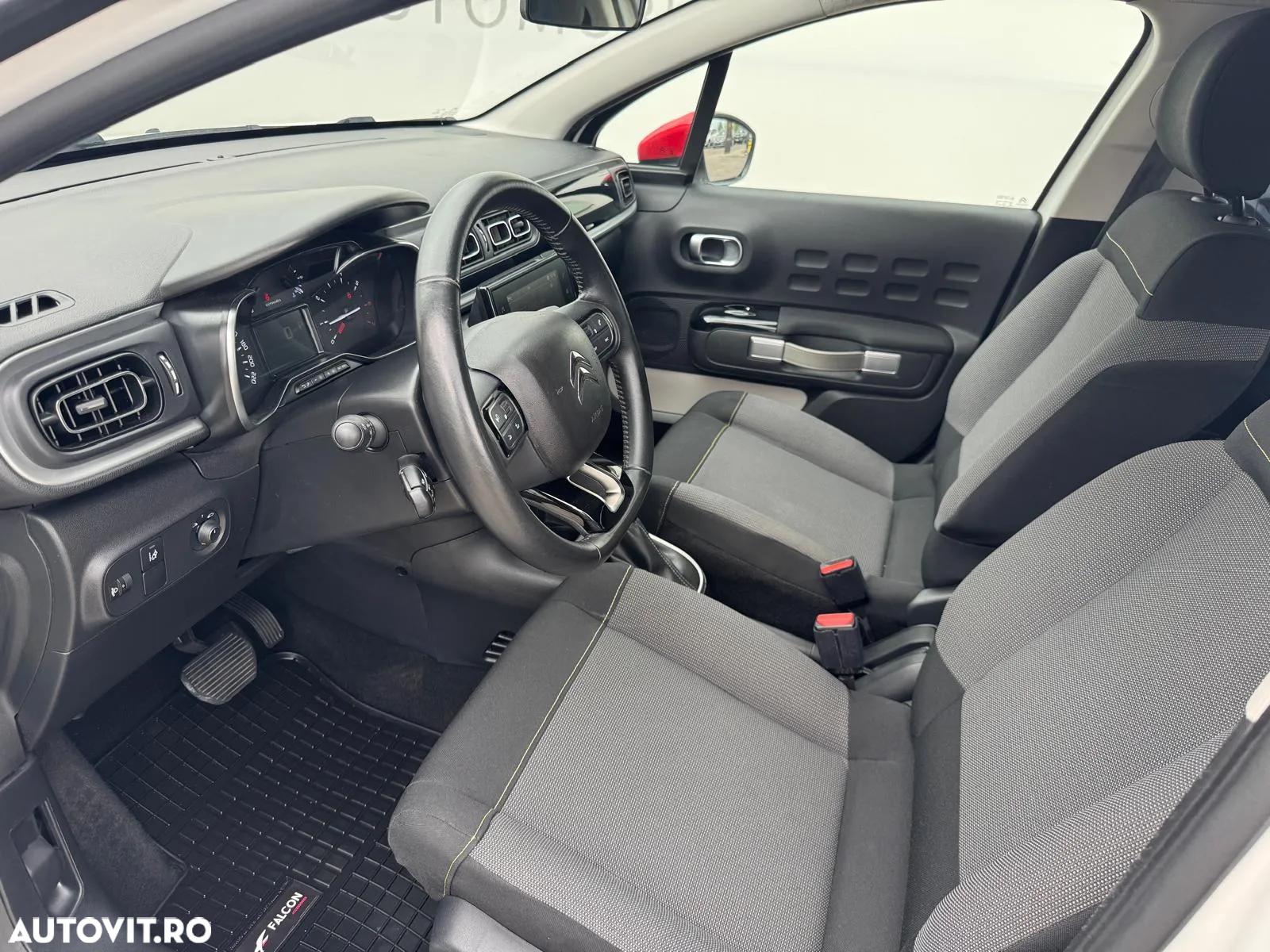 Citroën C3 1.2 PureTech S&S EAT6 Shine - 8