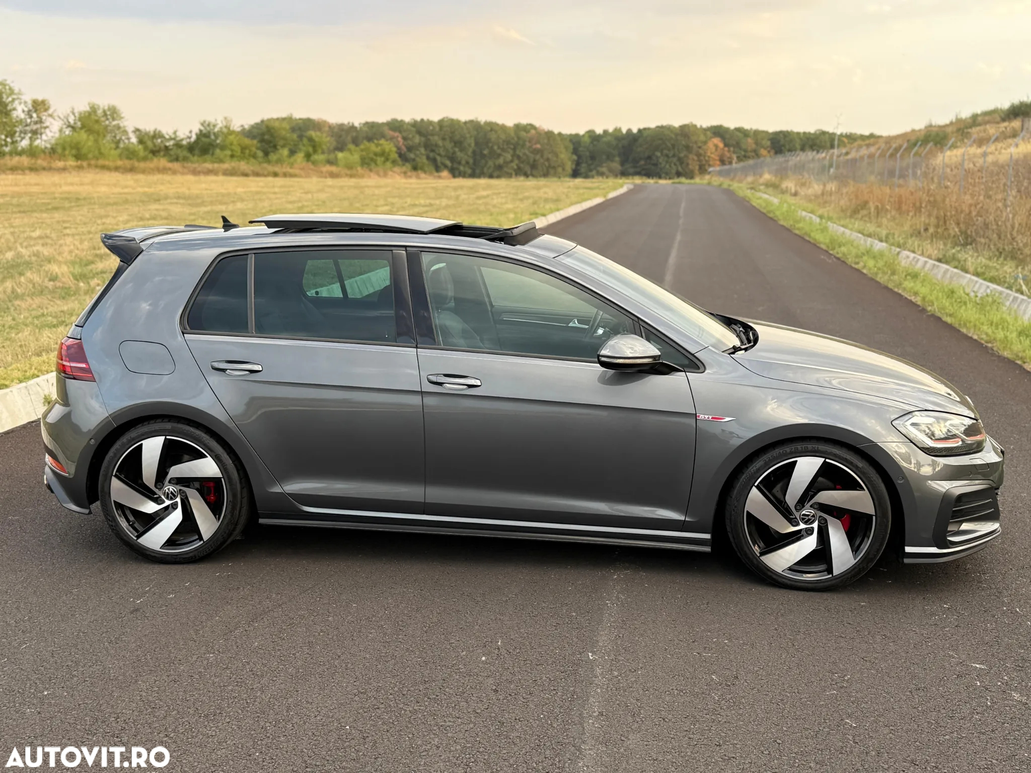 Volkswagen Golf 2.0 TSI GTI - 5