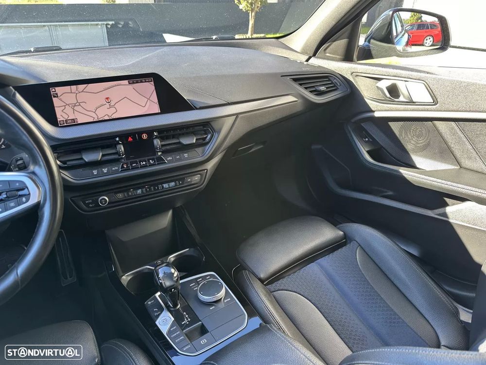 BMW 116 d Pack Desportivo M Auto - 25