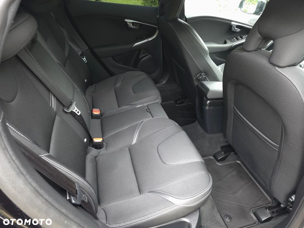 Volvo V40 D3 Drive-E Momentum - 10