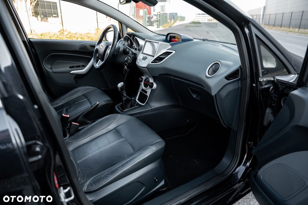 Ford Fiesta - 23