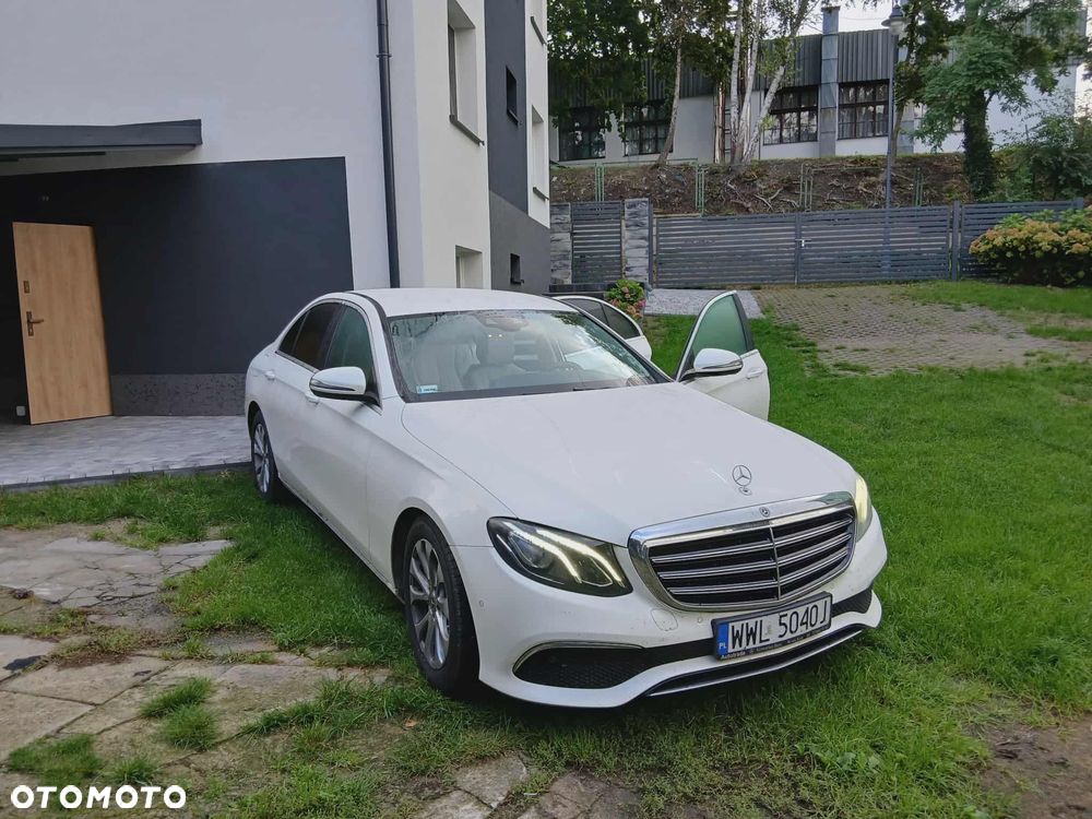 Mercedes-Benz Klasa E 220 d 4-Matic Business Edition 9G-TRONIC - 1