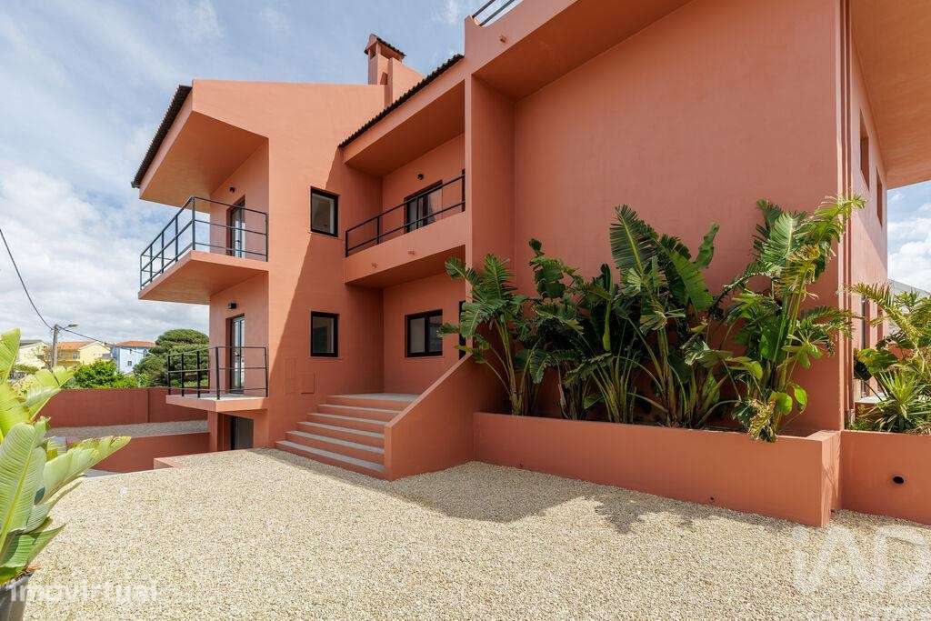 Casa / Villa T5 em Charneca de Caparica e Sobreda de 275 m2 - Grande imagem: 2/40