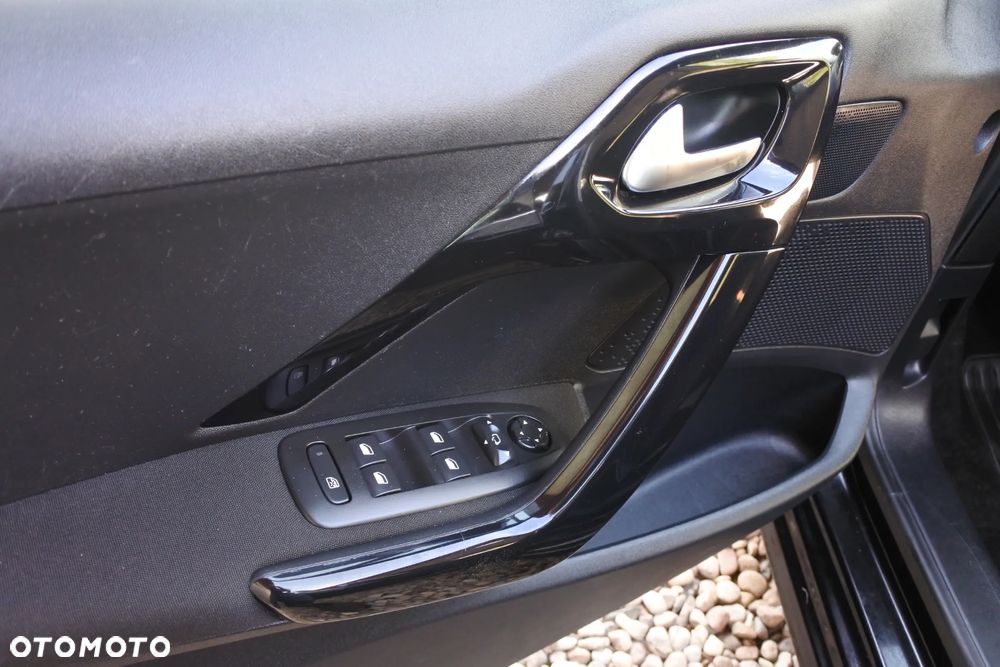 Peugeot 208 1.2 PureTech Allure S&S - 21