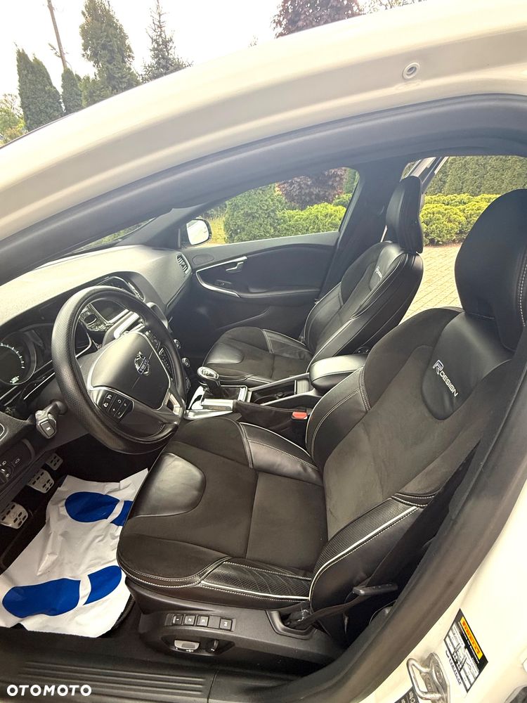 Volvo V40 T4 R-Design - 9
