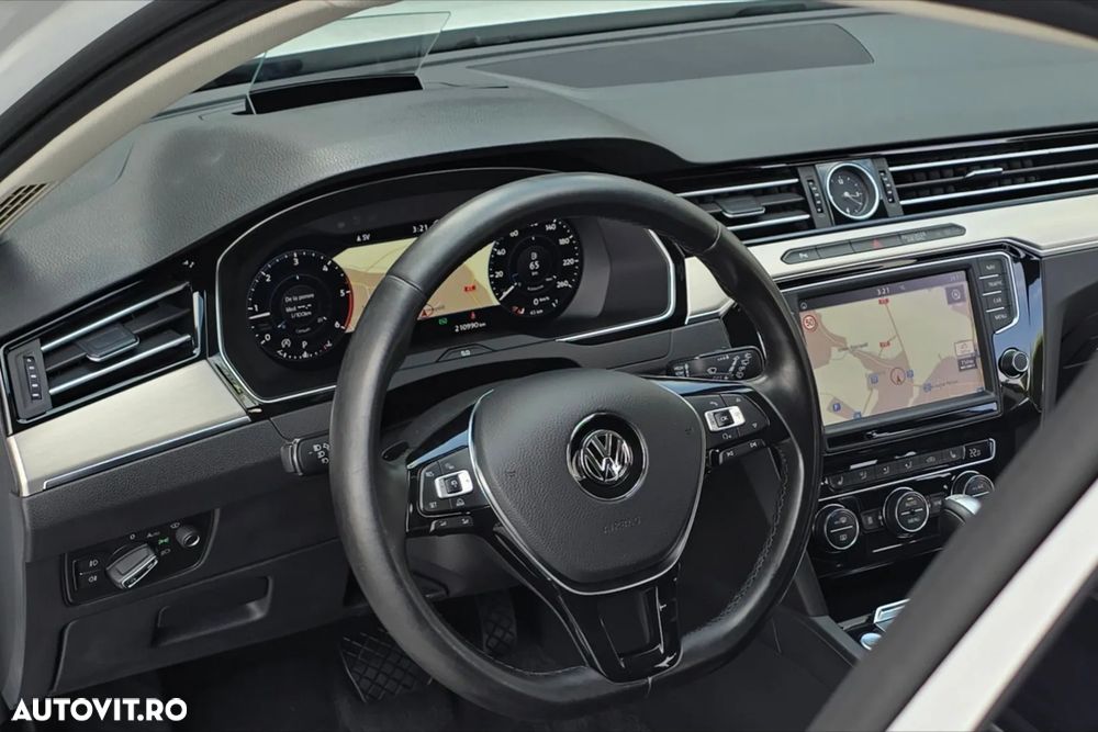 Volkswagen Passat 2.0 TDI DSG Highline - 24