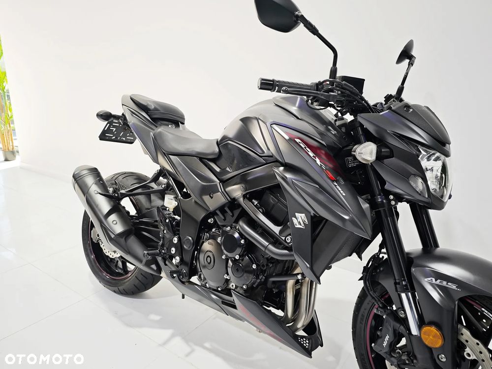 Suzuki GSX - 9