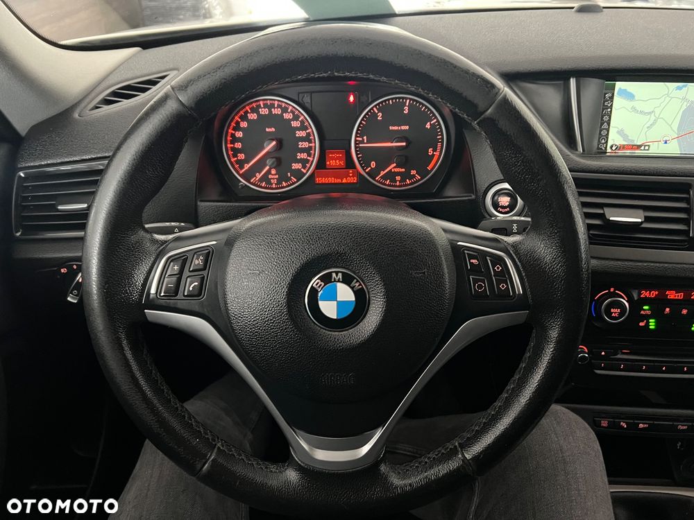 BMW X1 sDrive16d xLine - 32