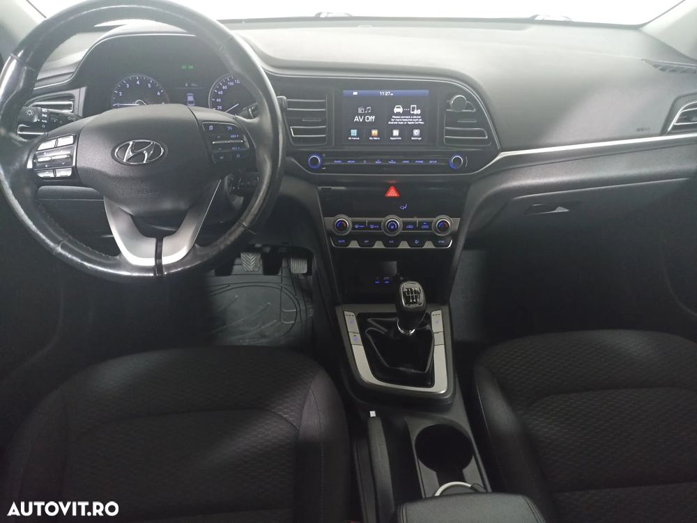 Hyundai Elantra 1.6 MPi Exclusive - 9