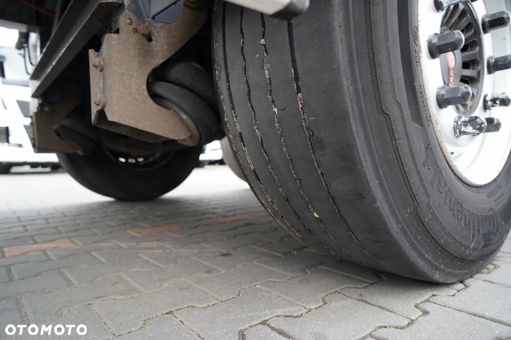 LeciTrailer CHŁODNIA / CARRIER VECTOR 1350  / OŚ PODNOSZONA / OSIE SAF - 17