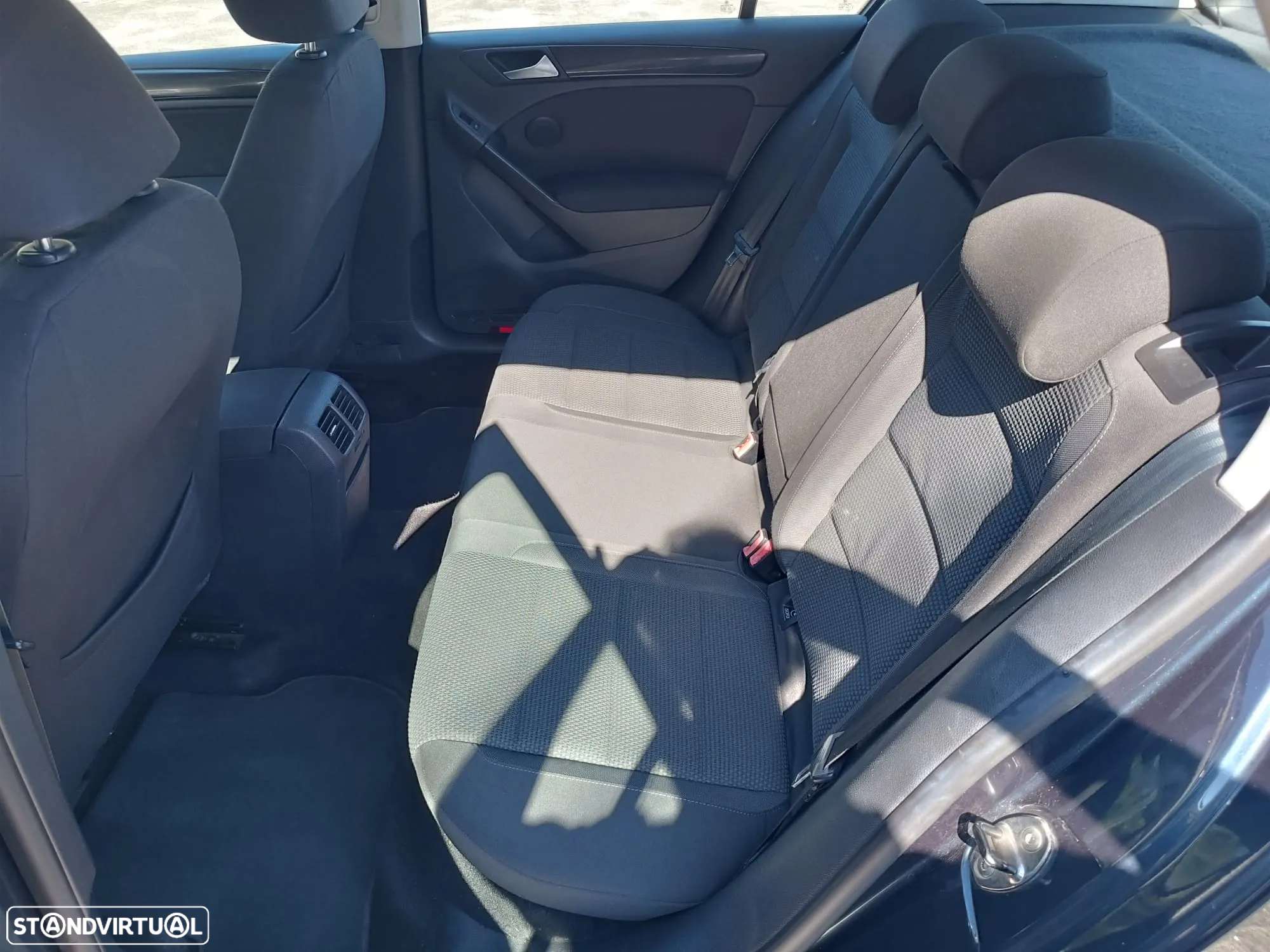 VW Golf 1.6 TDi Confortline - 11