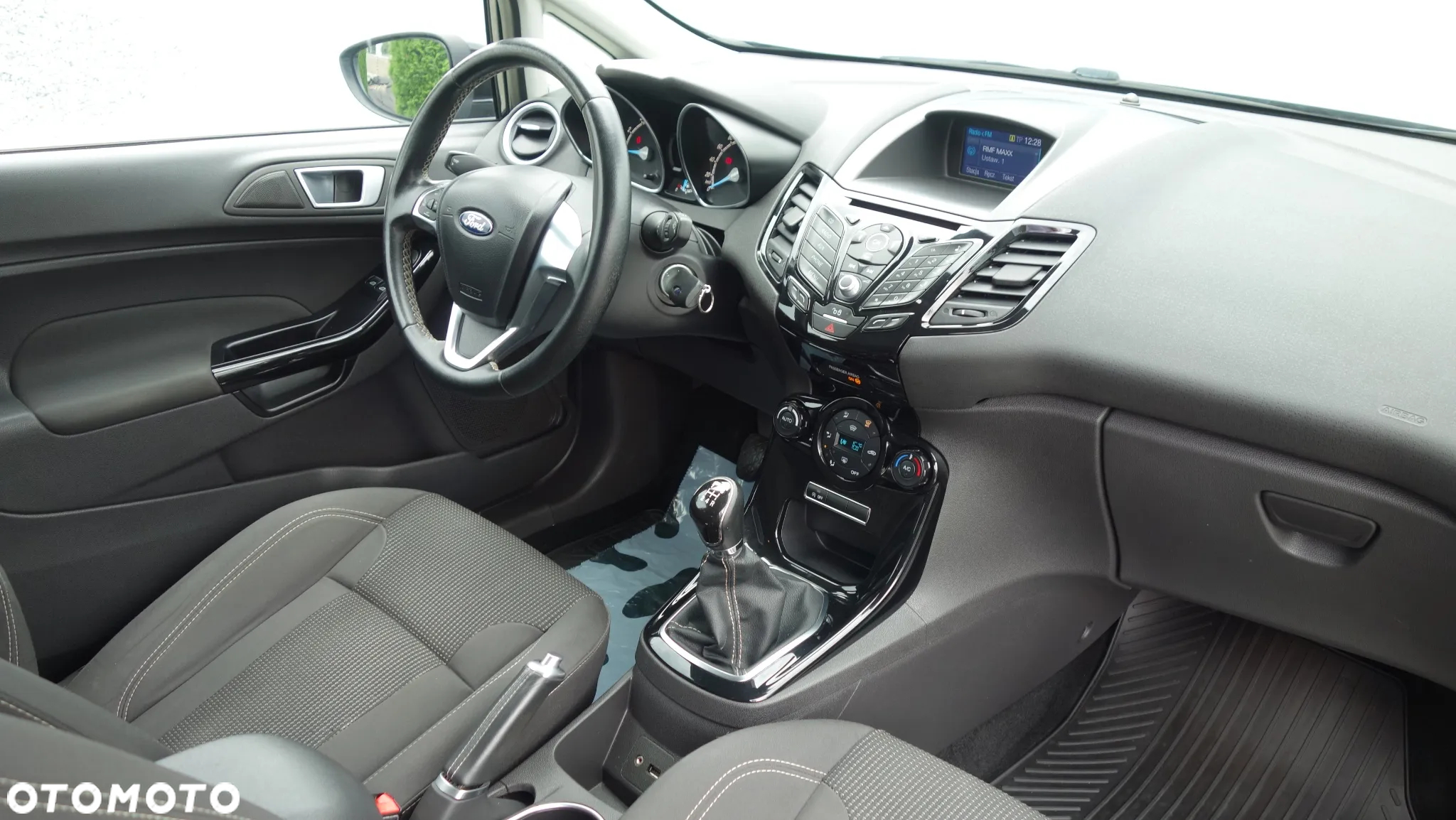 Ford Fiesta 1.0 EcoBoost Titanium - 27