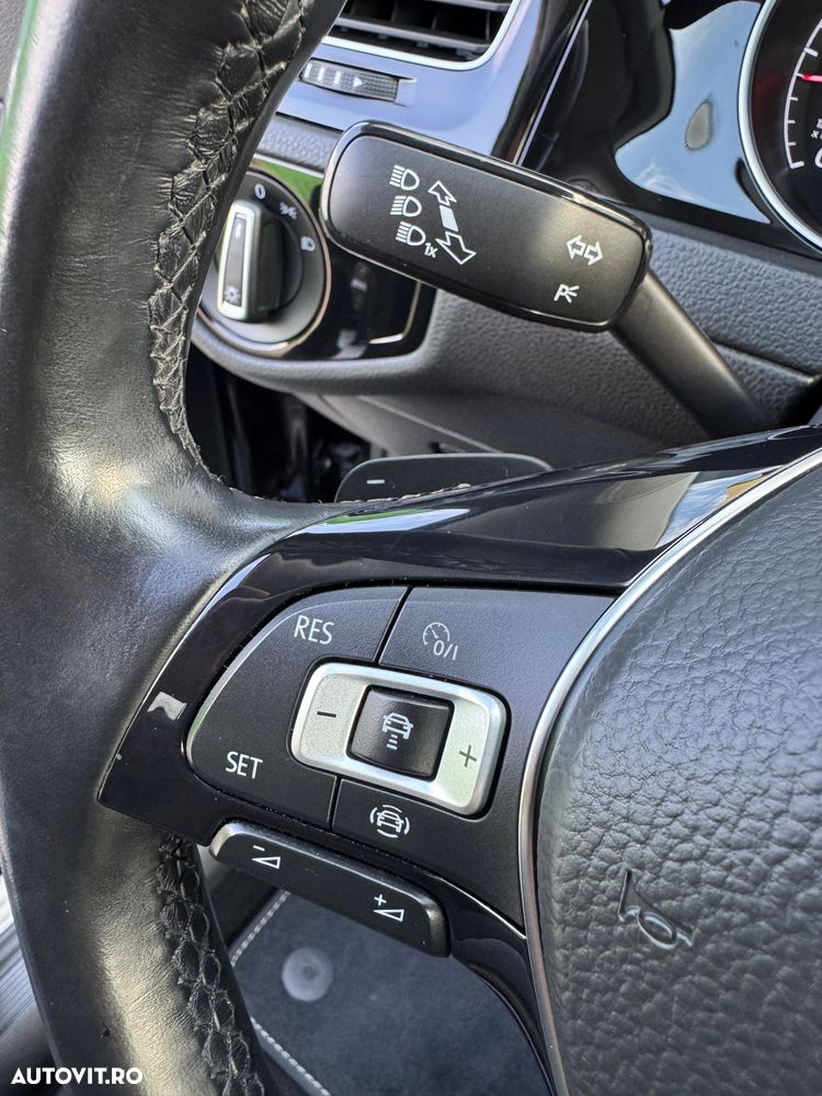 Volkswagen Golf 1.6 TDI DSG Highline - 19