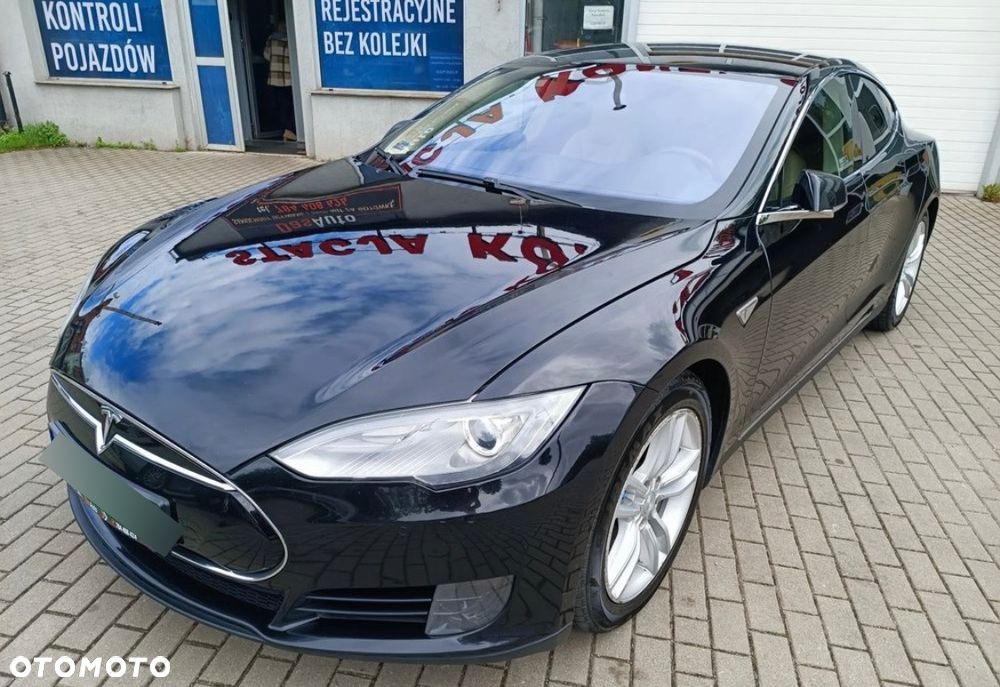 Tesla Model S 85D Allradantrieb - 18