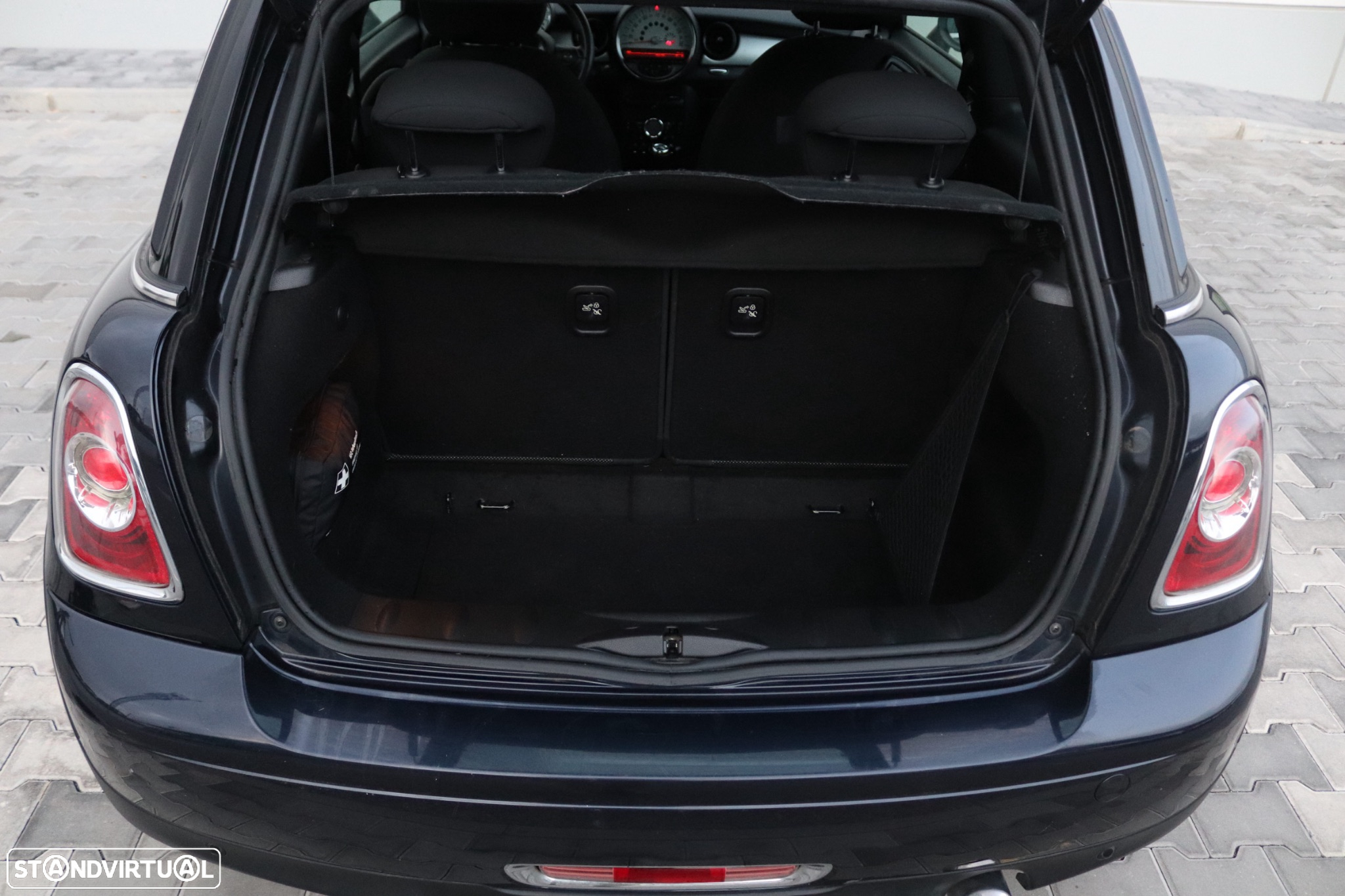 MINI 3 Portas One D - 41