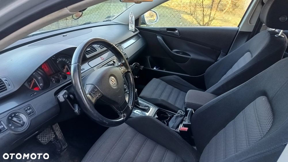Volkswagen Passat 2.0 TDI Comfortline DSG - 5