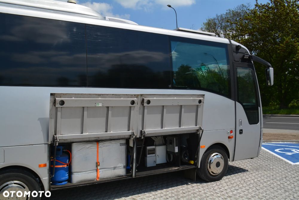 Isuzu kamper turquoise - 4