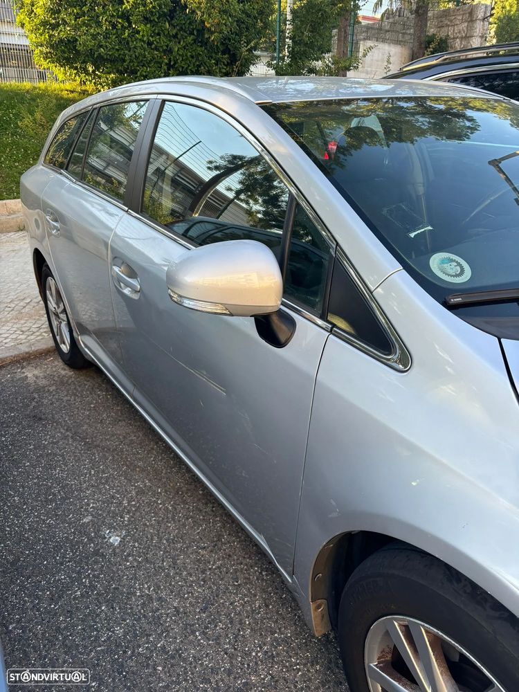 Toyota Avensis SW 2.0 D-4D - 4