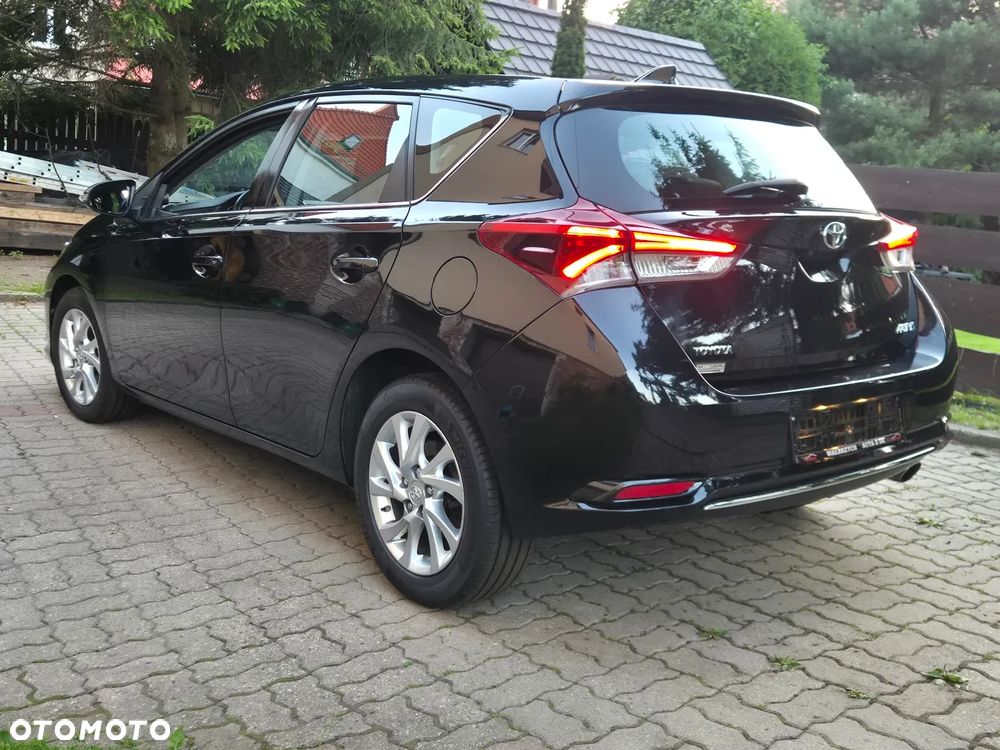 Toyota Auris - 8