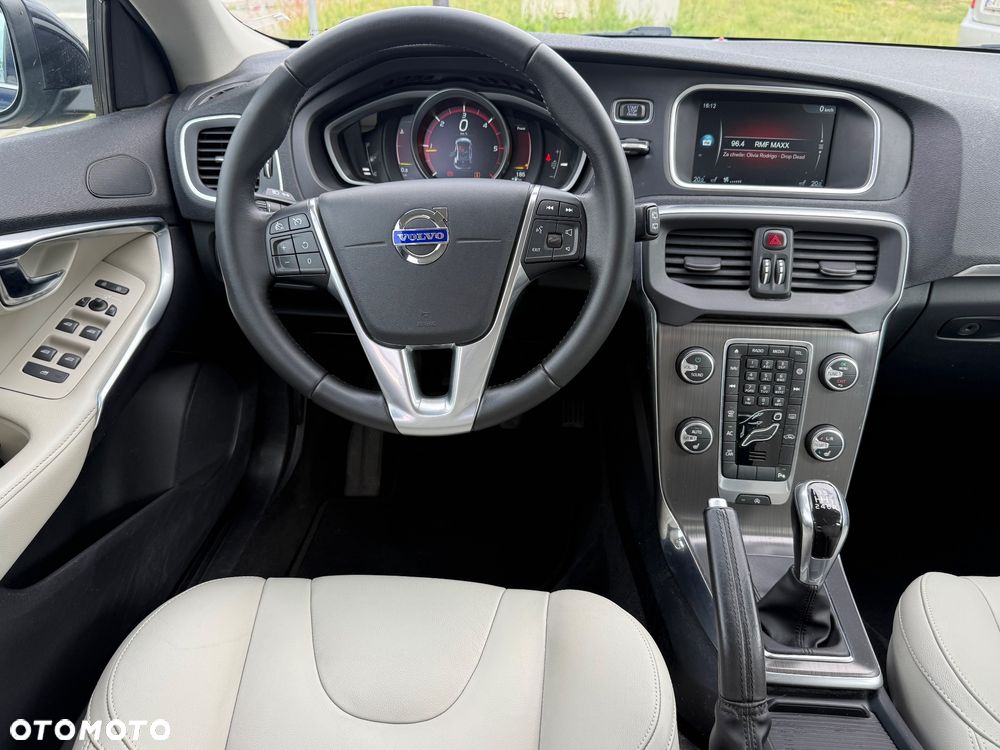 Volvo V40 D4 Summum - 7
