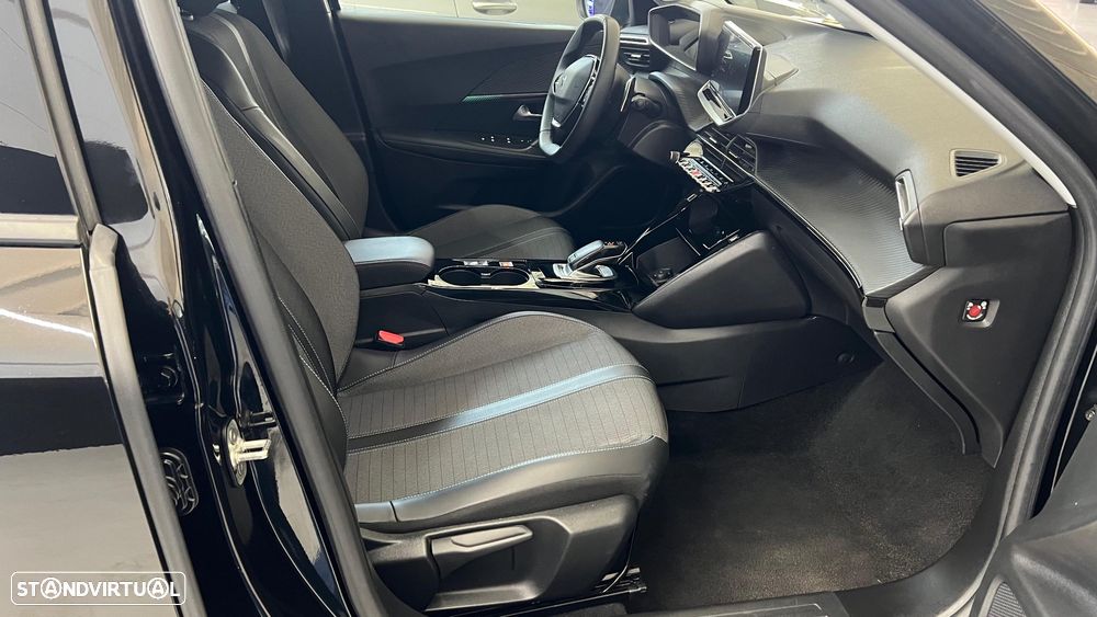 Peugeot 2008 1.2 PureTech Allure Pack EAT8 - 21