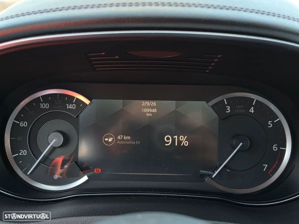 Jaguar E-Pace P300e AWD R-Dynamic S - 13