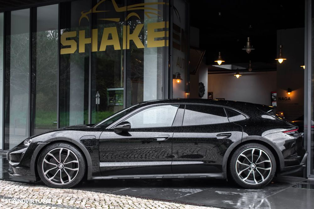 Porsche Taycan Cross Turismo 4 - 2