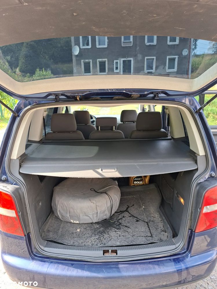 Volkswagen Touran - 13