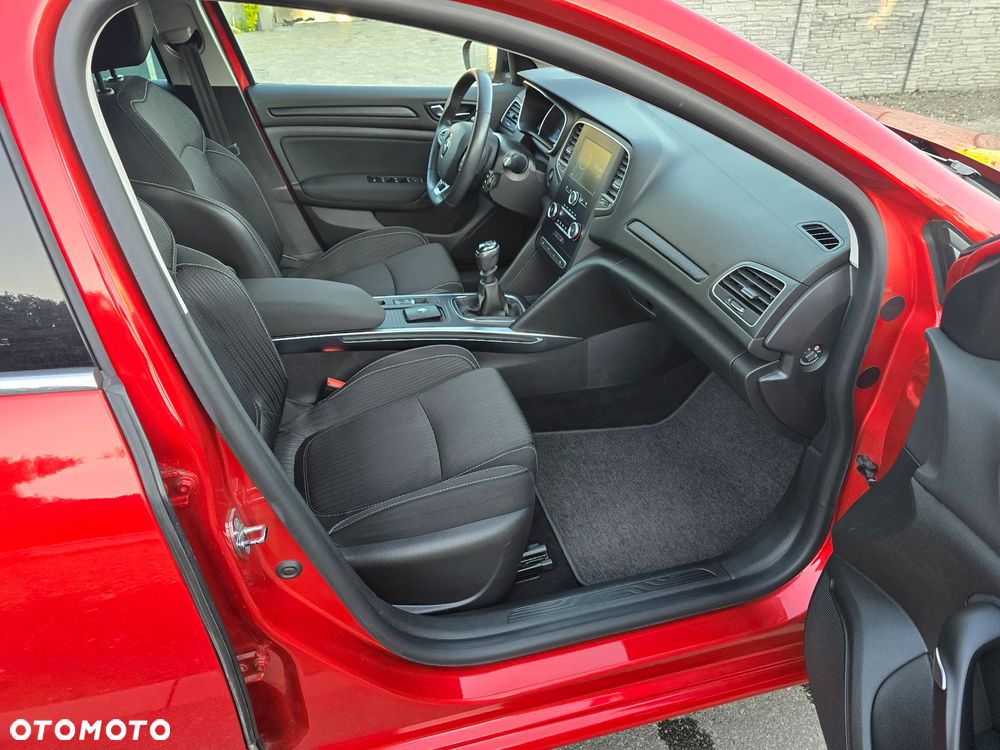 Renault Megane TCe 140 GPF LIMITED - 12