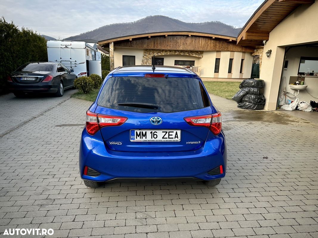 Toyota Yaris 1.5 VVT-i HSD Bi-Tone B&B (Albastru&Negru) - 23