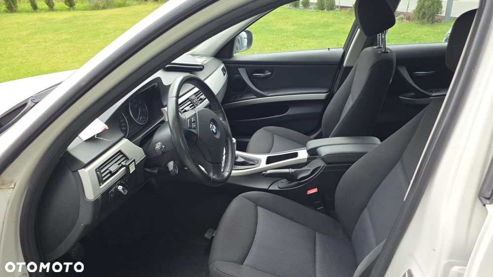 BMW Seria 3 318d DPF Edition Lifestyle - 20