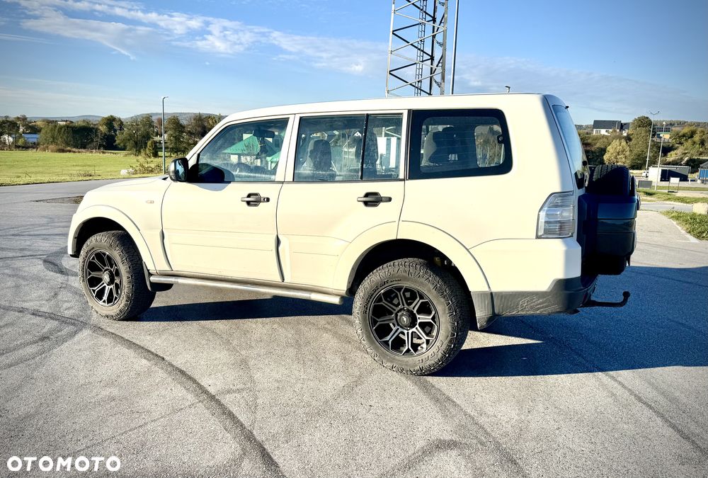 Mitsubishi Pajero 2009 photo 3