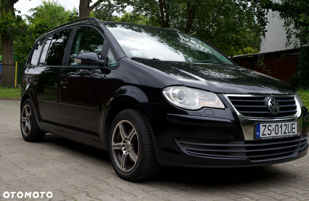 Volkswagen Touran 1.6 FSI Basis - 3