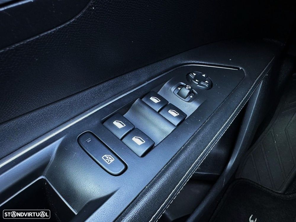 Peugeot 3008 BlueHDi 130 Stop & Start EAT8 Crossway - 36