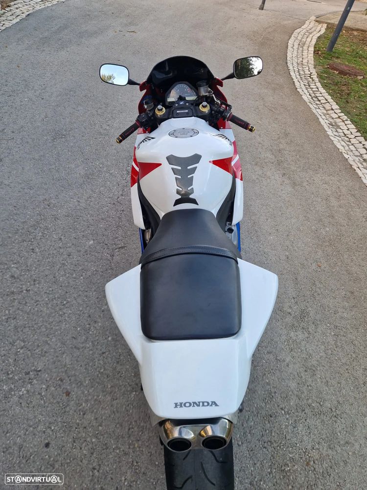 Honda CBR 1000RR  Possível Financiamento - 12