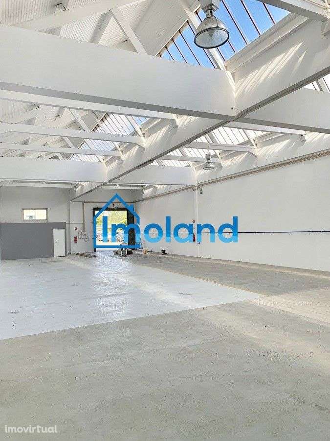 Excelente armazém p/ arrendamento à Via Norte - Grande imagem: 2/2