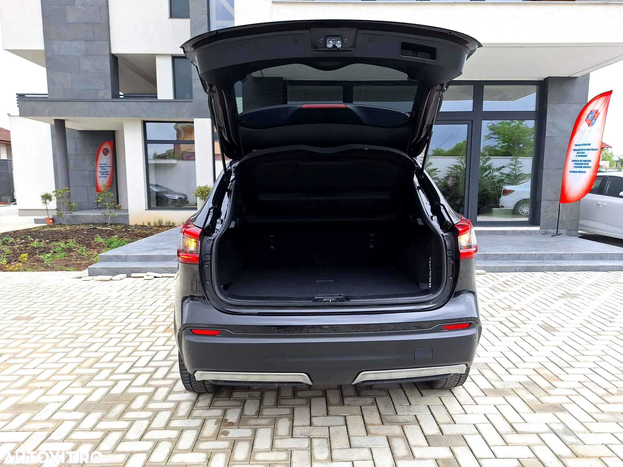 Nissan Qashqai 1.3 DIG-T N-CONNECTA - 10
